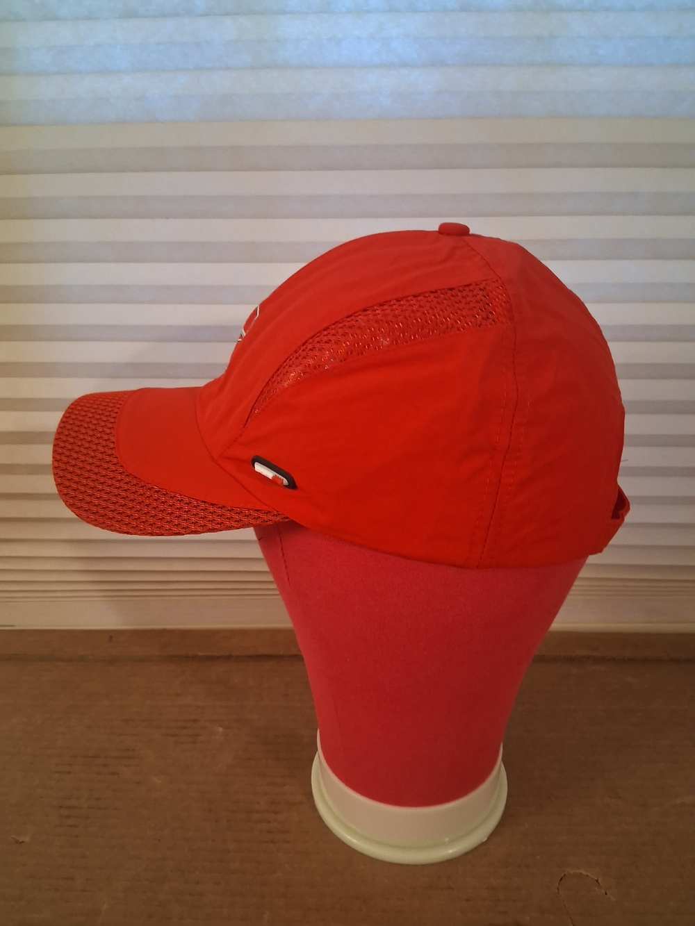 Lexus Red Performance Mesh Baseball Cap - Picture 4 of 5
